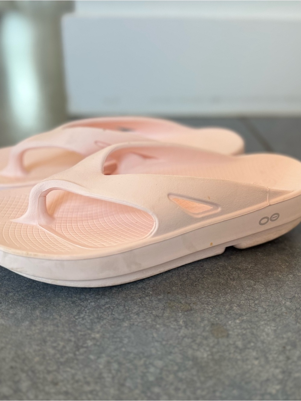 OOFOS Blush Pink OOfoam Thong Sandals